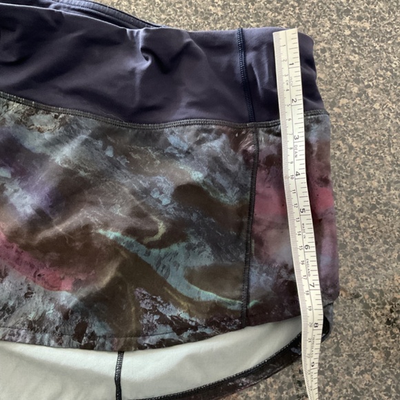Lululemon Shorts, Size 10 - Picture 5 of 6